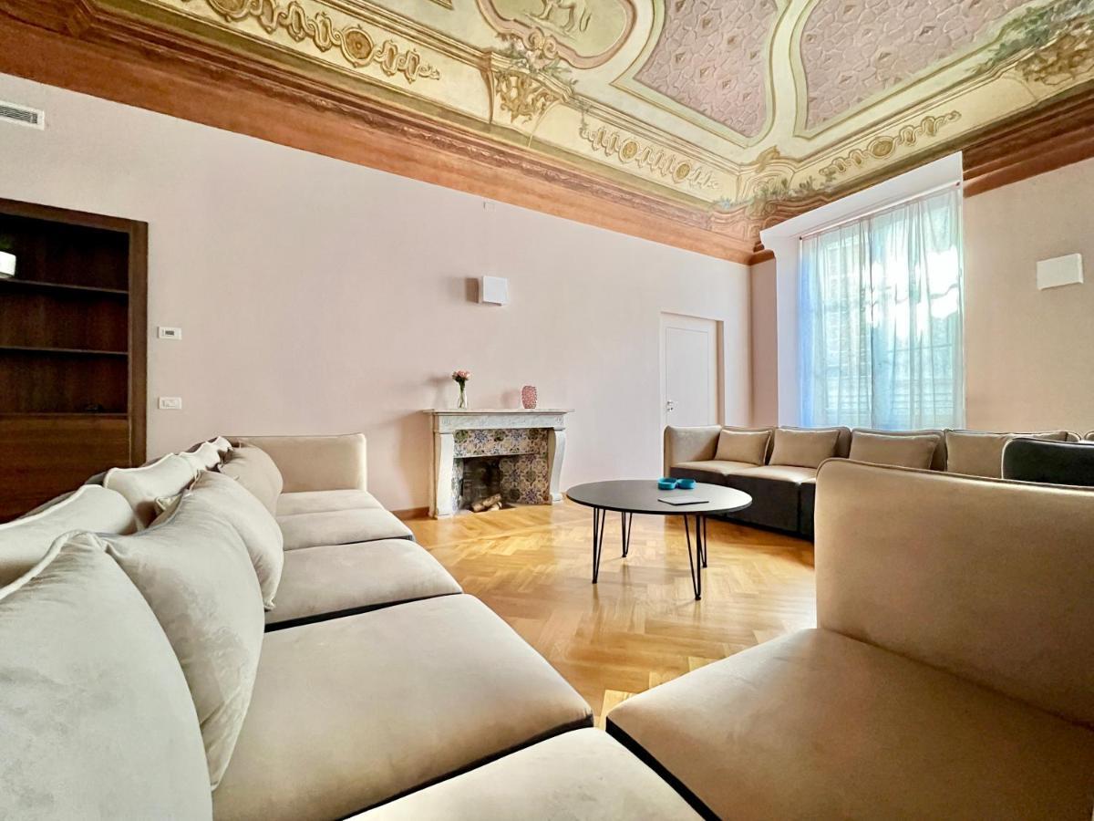 The Seven Suites Генуа Екстериор снимка