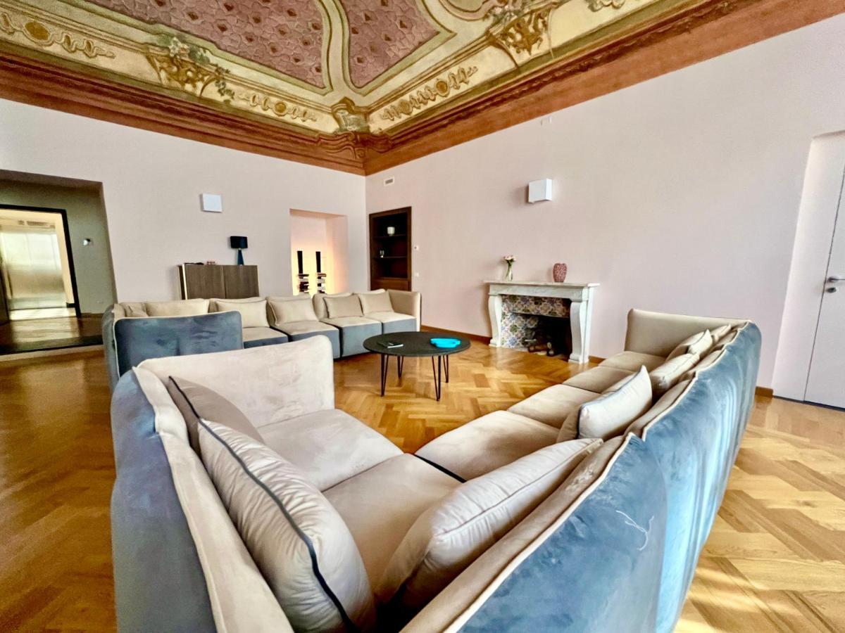 The Seven Suites Генуа Екстериор снимка