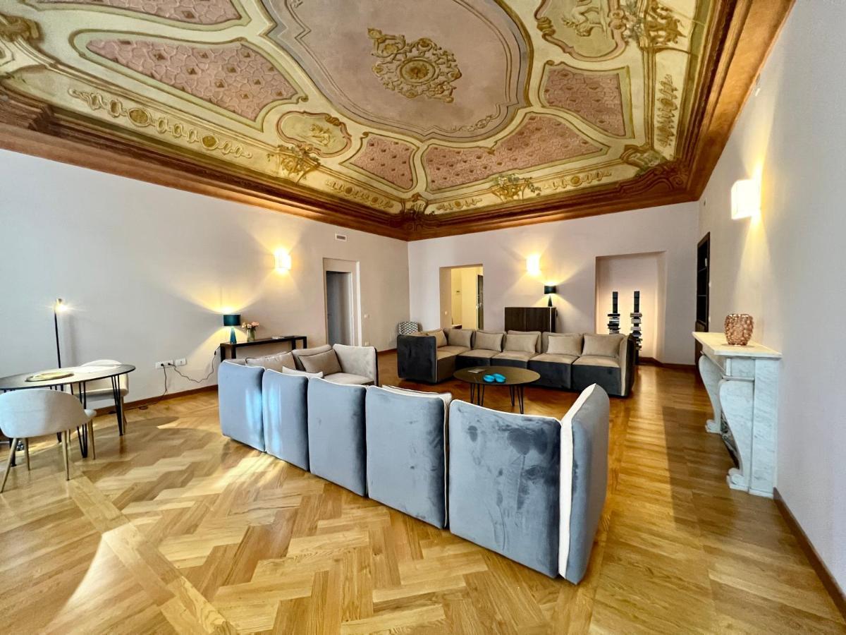 The Seven Suites Генуа Екстериор снимка
