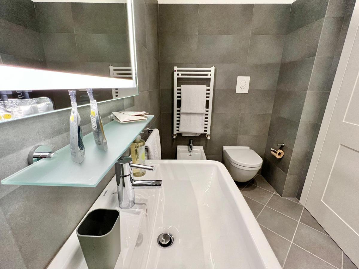 The Seven Suites Генуа Екстериор снимка